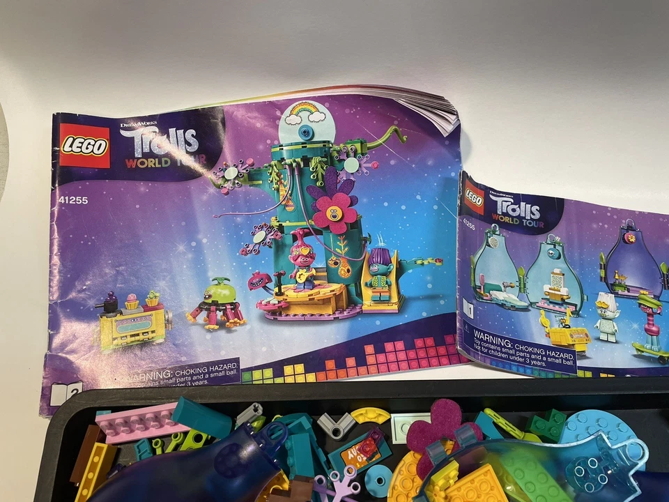 LEGO 41255 Trolls: Pop Village Celebration 99% Complete with Manual and Figs. - Image 4 of 4