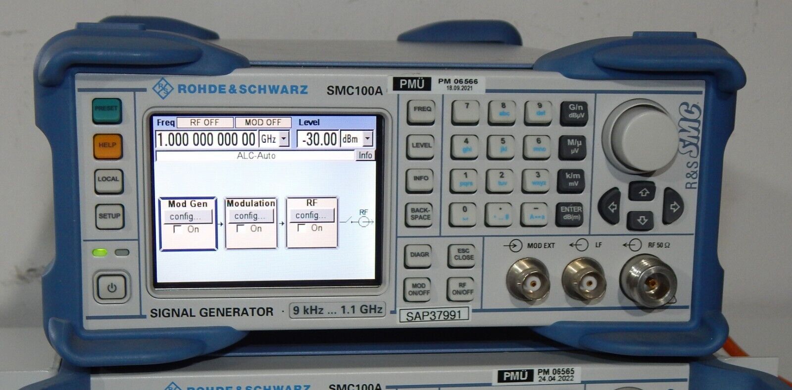 Rohde & Schwarz SMC100A Signal Generator 9 kHz - 1.1 GHz SMC-100A