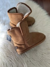 Girl s Nautica fleece lined boots Size 5-6