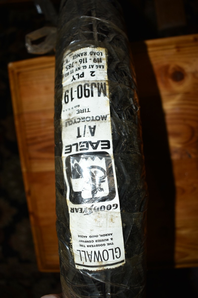 NOS HARLEY DAVIDSON GOOD YEAR EAGLE A/T MJ 90/19 GLOW WALL TIRE