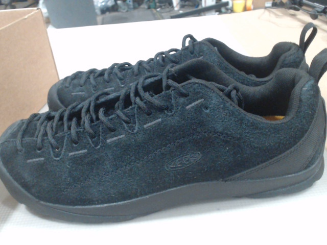 VeryGood_Sneaker uomo Keen Jasper stile arrampicata bassa altezza approccio_Peloso