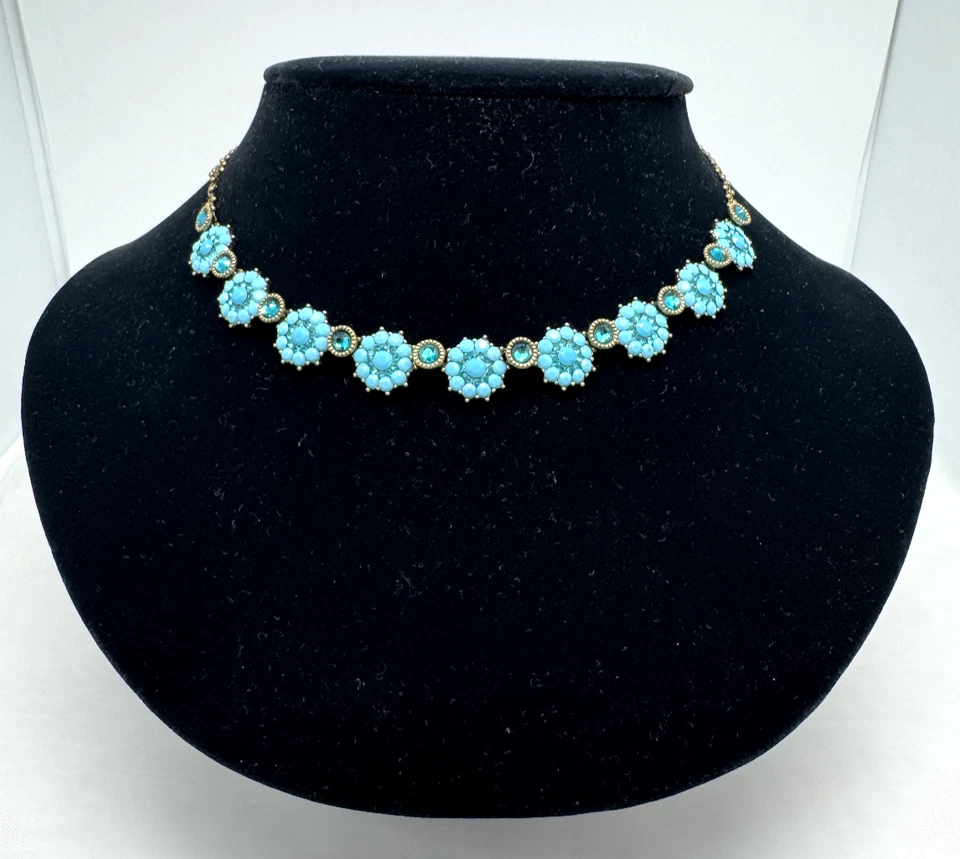 Precioso collar gargantilla Michal Negrin con cristales de flores azules. Foto 2 de 4