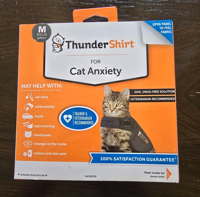 ThunderShirt for Cats - Anti-anxiety Calming Wrap -  Gray, Medium - NEW in Box