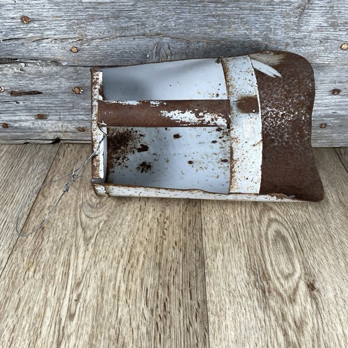 Large Antique Scoop Crookston, MN Farm Barn Feed Grain Scoop with Handle - Picture 5 of 20