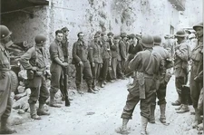 Usa  WW II Photo  -- Captured German Soldiers   POW
