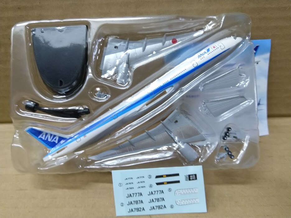 F-toys Japan Airliner ANA 5 - #08 1:500 Boeing 777-300ER