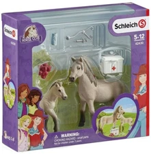 Schleich Horse Club Hannah’s First-Aid Kit Playset, #42430, Brand New in Box