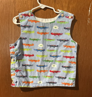 The Bubble Bee Unisex Baby 24M Sleeveless Round Neck Cotton Alligator Top