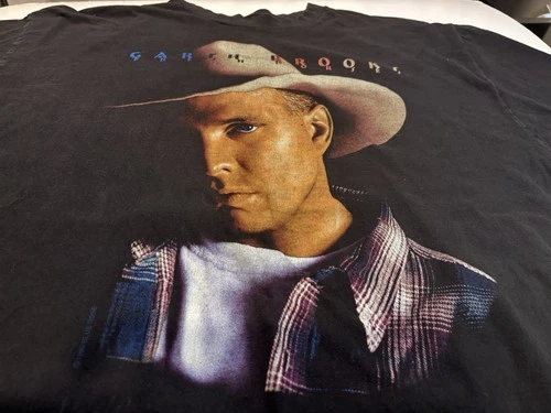 Vintage Single Stitched T-Shirt 1996 GARTH BROOKS 90s Countr 1990s vintage concert t-shirt, vintage, single stitch, B+ condition