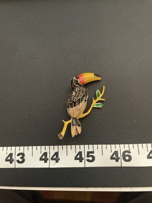 Toucan Pin Brooch Brown Head White On Branch Enamel Gold Tone Fashion Pin New