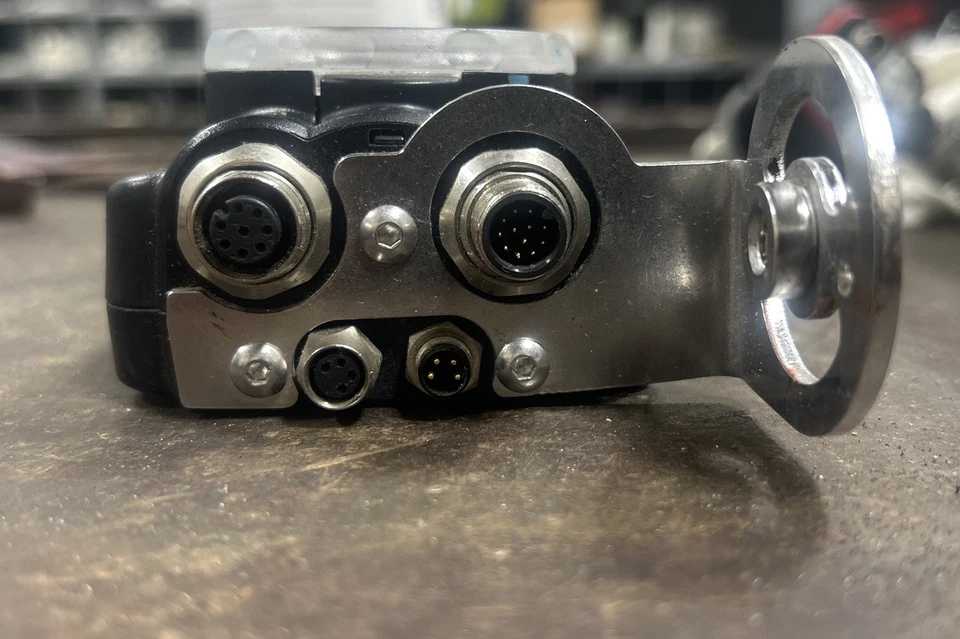 Banner Engineering - iVu Plus Gen2 - Vision Sensor - Camera - IVU2PRGR12 - Used - Image 3 of 4