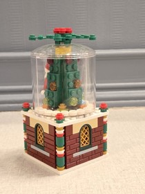 LEGO 40233 Santa Snow Globe Set Christmas Holiday Retired 100% Complete 2016