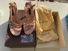 Auth.Louis Vuitton Suede Peach Strappy Sandals w/rhinestone Flower, Sz35 1/2