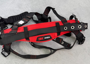 3M Protecta Full Body Harness, M/L, 310 lb., Quick-Connect Chest/ Tongue Leg