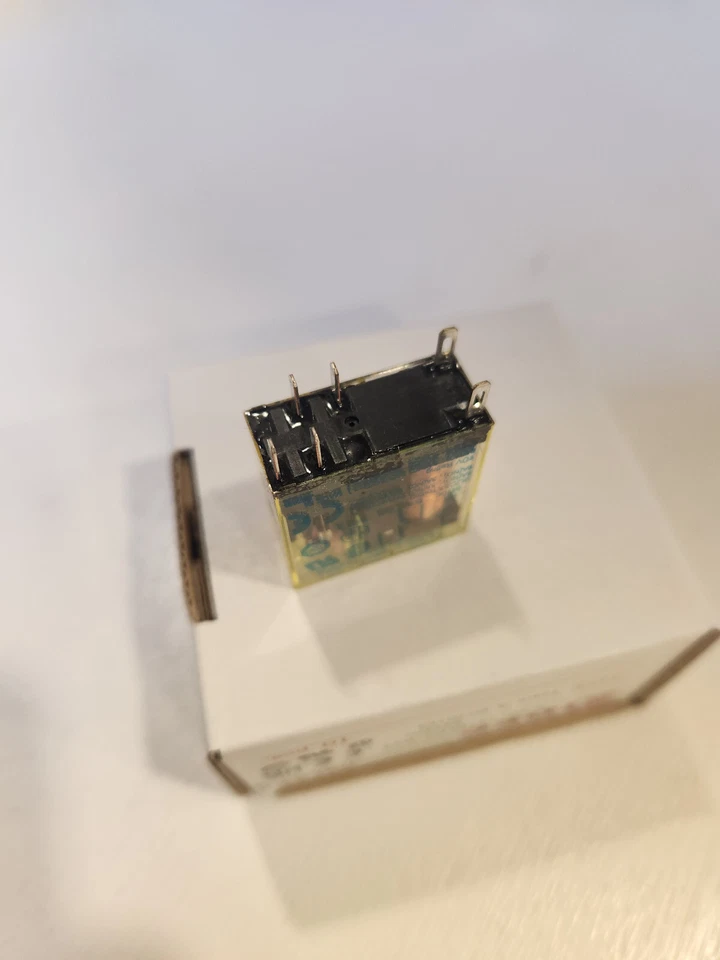 IDEC RF2S-1A1BLD1-D24 10/Pack 24VDC Force Guided Plug In Relays - Image 3 of 4