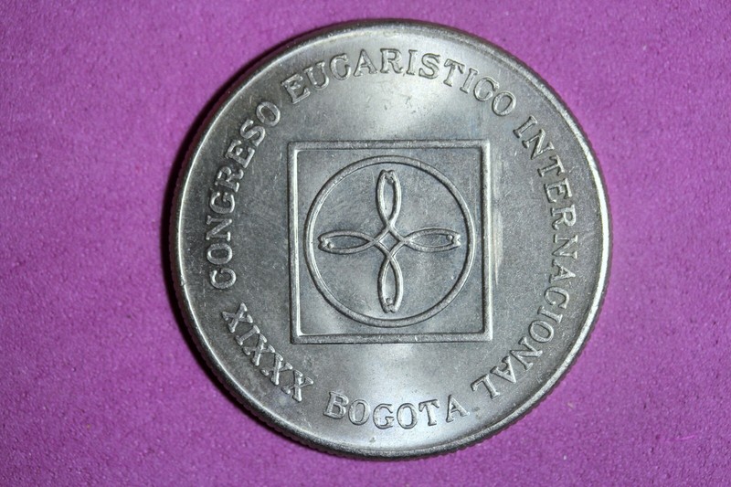 1968 Colombia Int. Eucharistic Congress 5 Pesos Copper-Nickel Coin #M20082