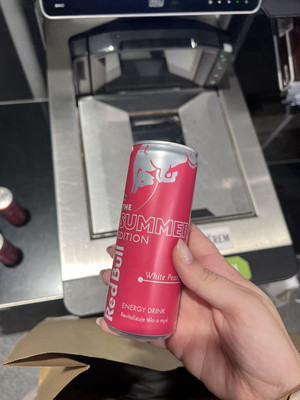 Red Bull White Peach 250ml voll 