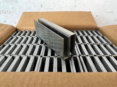meite 16 Gauge 7/16'' Crown Staples Galvanized 1-1/2'' N-Style Staples 10,010/Case