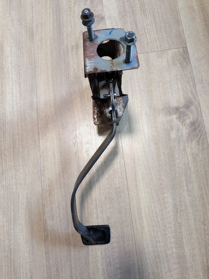 Nissan Datsun 200SX 1985 montaje de pedal de embrague usado buen estado cambio manual Foto 2 de 4