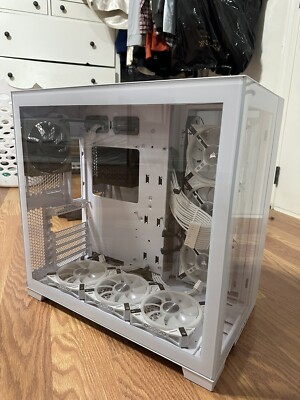 Lian Li O11 Dynamic Computer Case w/ Tempered Glass - Snow White Full Tower Atx