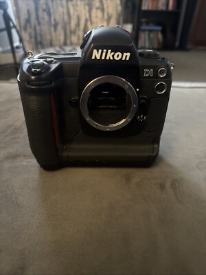 Nikon D1 D 2.7MP Digital SLR Camera - Black (25201)