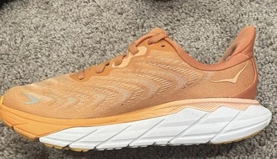 Hoka One One Arahi 6 Running Shoes Womens Sz 7B Orange White