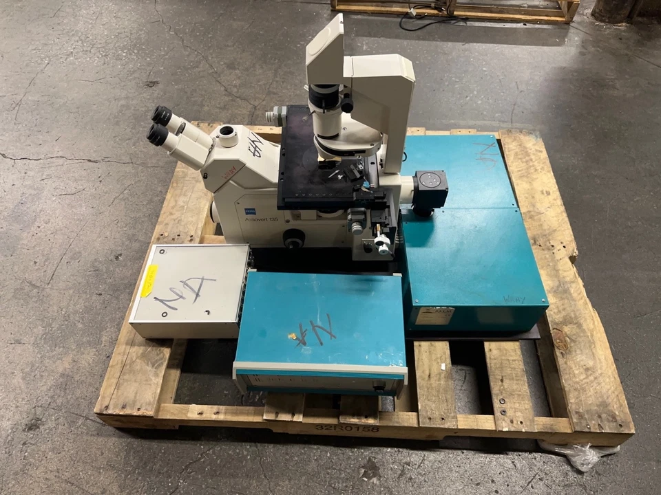 Microscopio de contraste de fase de fluorescencia invertida Zeiss Axiovert 135 Foto 2 de 4