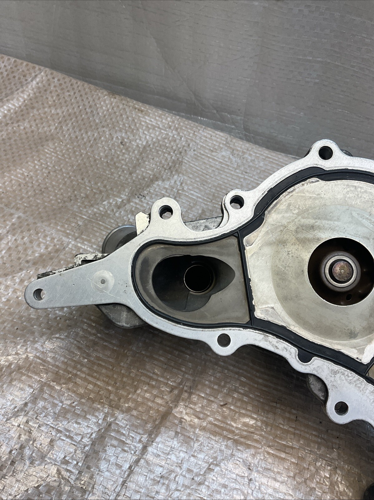 2014-2019 MASERATI QuattroPorte 3.0L V6 WATER PUMP W/ PULLEY OEM 36k Miles