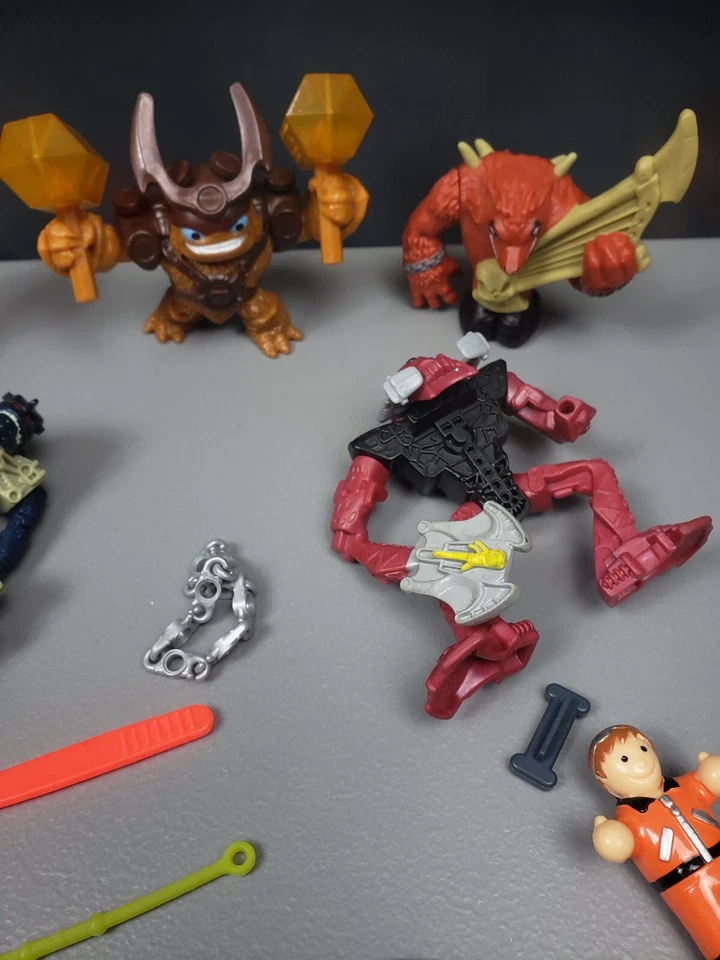 Lote de Trabajo Juguetes Bionicle Figuras de Acción Fisher Price Militar Lote Armas de Plástico Foto 4 de 4