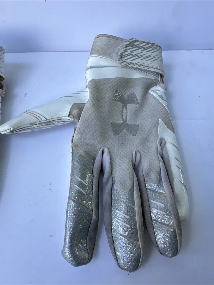 Under Armor Size Medium Left Hand Golf Gloves Lot Of 2 Each  - Image 3 of 4