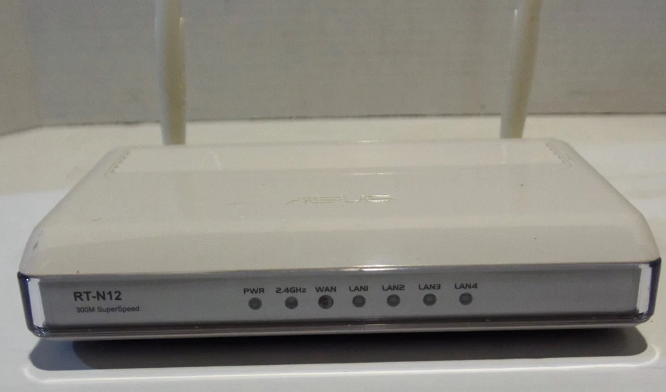 ASUS N300 RT-N12 Wireless 3-in-1 Router/AP/Range Extender for Large Environment - Image 2 of 4