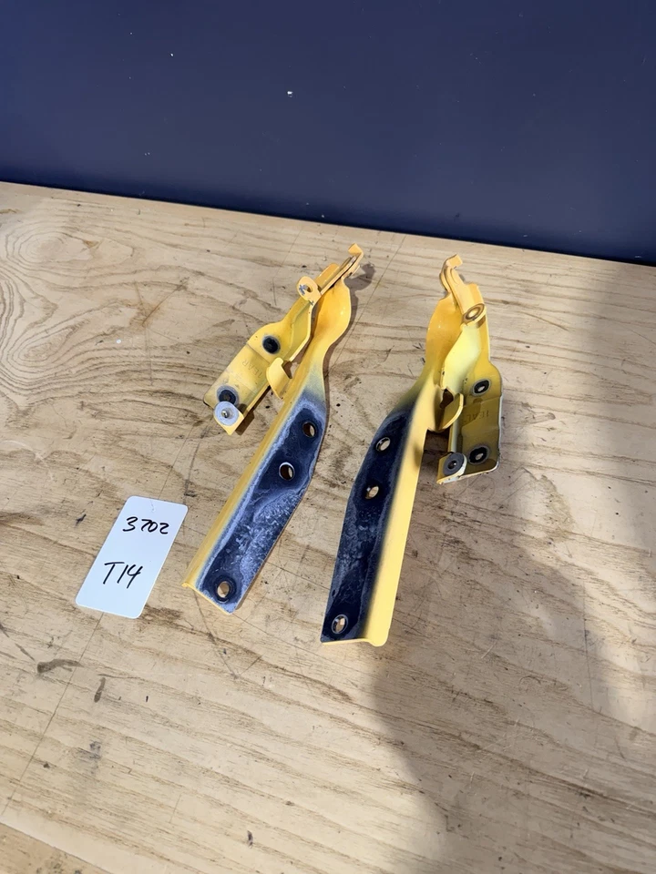 Nissan 370Z 2009-2020 capó izquierdo y derecho bisagras soporte gris OEM Foto 2 de 3