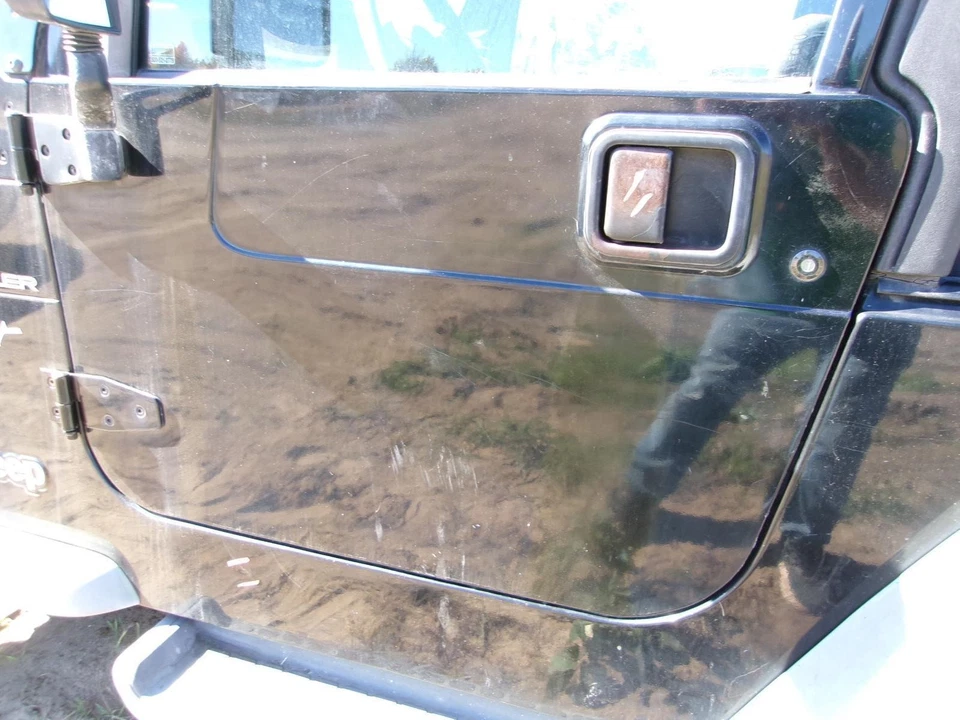 Used Front Left Door Assembly Front fits: 2001 Jeep Wrangler full door Front Lef Foto 2 de 4