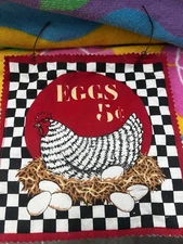 PRIMITIVE COUNTRY STYLE CHICKEN FOLK ART PATCHWORK QUILT 7” BY 7’ ( READ )