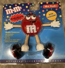 M M  s Vintage Radio Shack Mini Radio AM/FM w/headphones-Brand New
