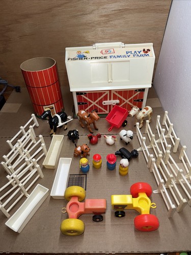 VINTAGE Fisher Price Little People #915 Play Family Farm Playset Plus Extras