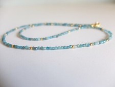 Neon Apatit facettierter runder Edelstein kleine Perlen Gold gefüllt Halsband...