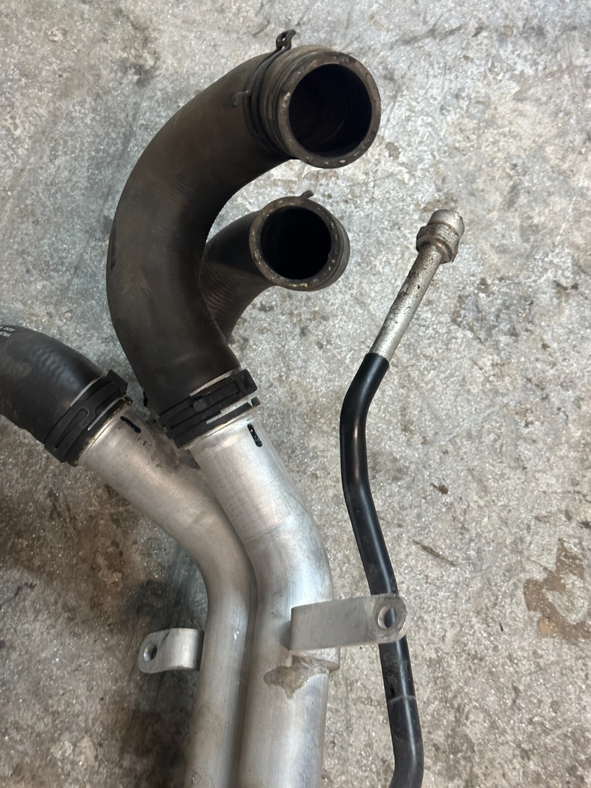2014 AUDI R8 OEM UNDERBODY CENTER COOLANT PIPE LINE HOSE TUBE 420121050B