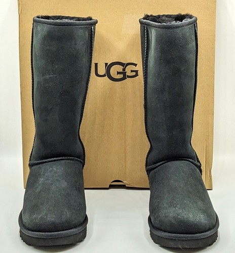 Bota para mujer UGG "Classic Tall II" de gamuza y piel de oveja sobre la pantorrilla (negra) -NUEVA - Imagen 11 de 21