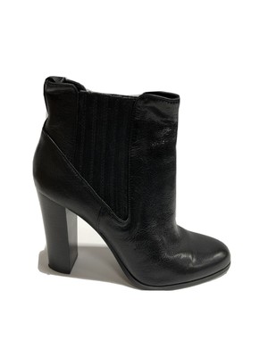 nine west crimson booties