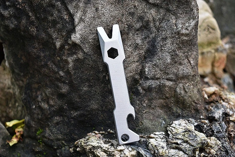 Llave de palanca de aleación de titanio abridor llavero exterior multiherramientas EDC Foto 3 de 4