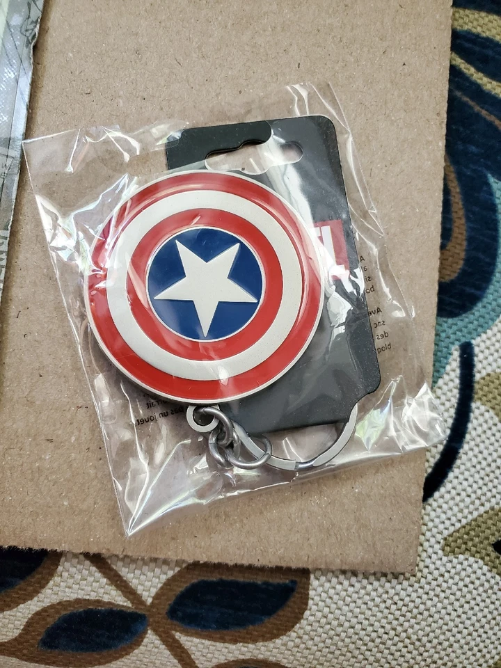 BOLSA CIEGA DE SUPERHÉROES Juguetes y Coleccionables NECA (LOTE de cómics de Marvel) Capitán América Foto 3 de 4