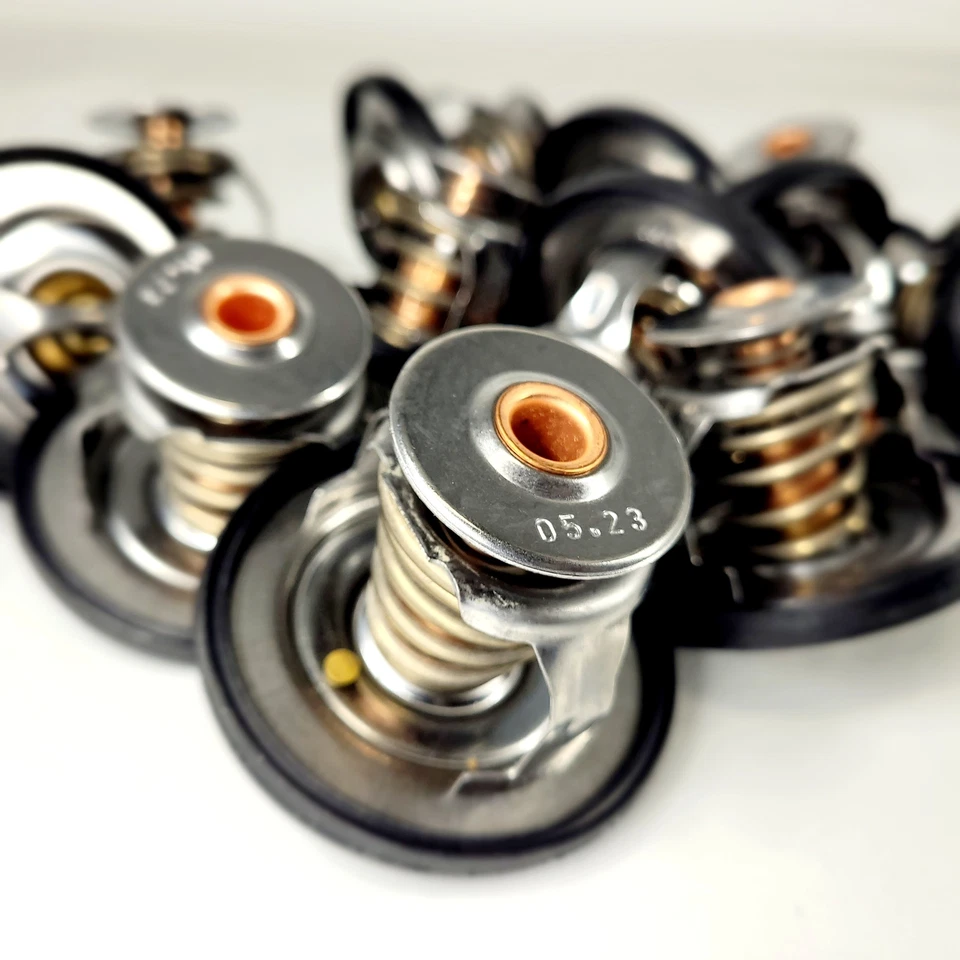 Termostato de alto flujo para Dodge Charger 180 grados Granatelli 43080T Foto 3 de 4