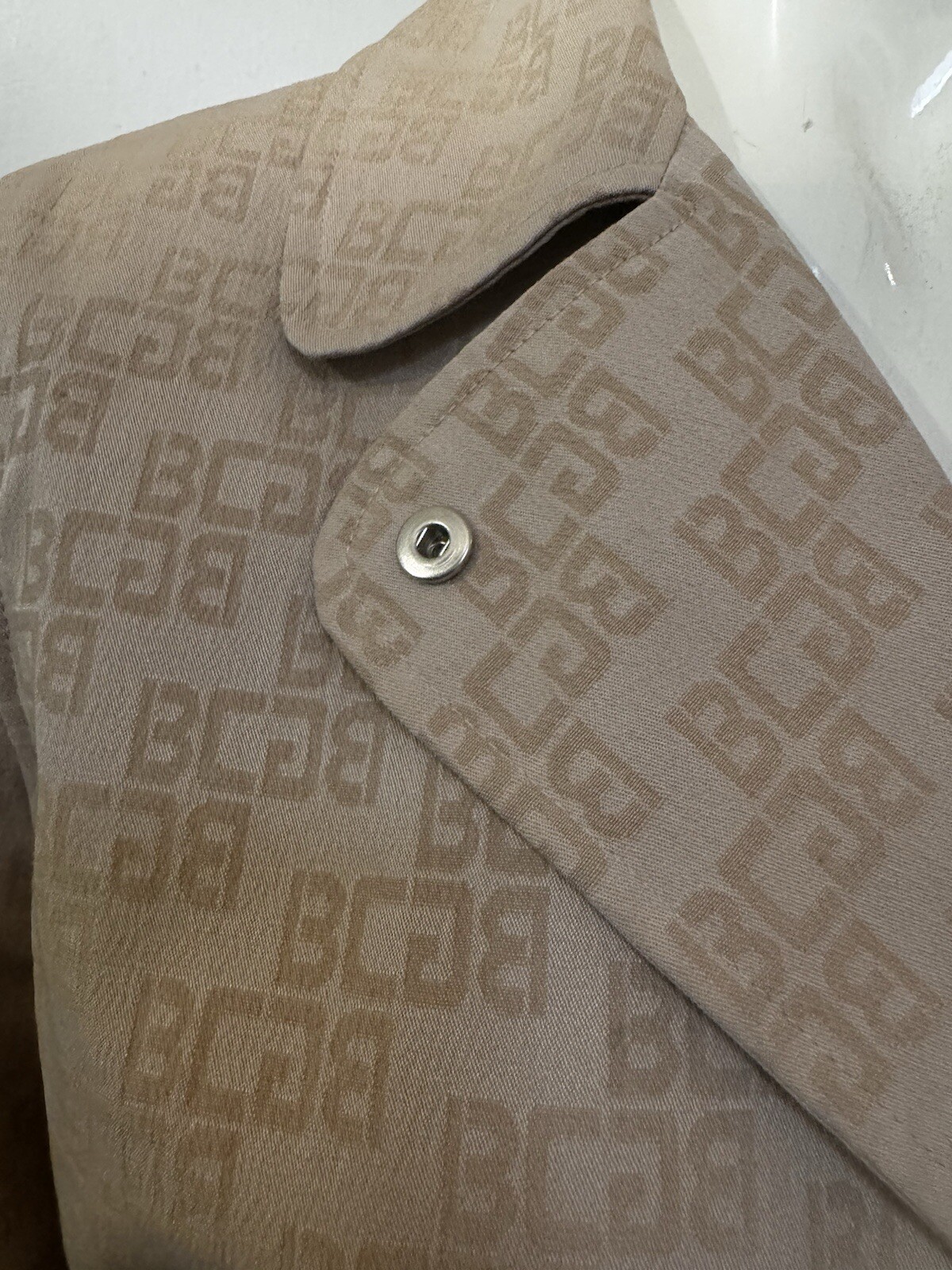 Monogram coat logo print trench coat belted tan jacquard rare image 7