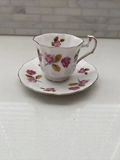 Elizabethan Bone China Cup and Saucer with Pink Roses 3.25” x 6”