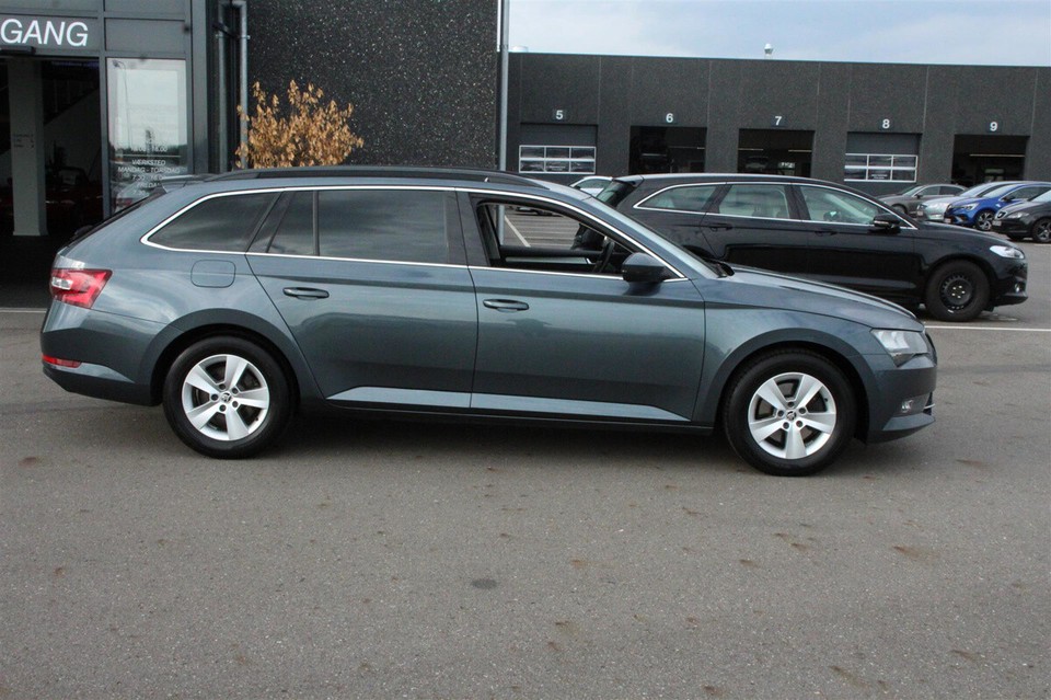 Skoda superb ambition