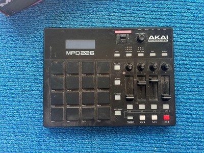 AKAI MPD226 MIDI Controller - 16 Pads, 4 Knobs -
