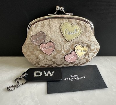 COACH TAN SIGNATURE CONVERSATIONAL HEART CANDY KISSLOCK FRAME COIN PURSE  61404