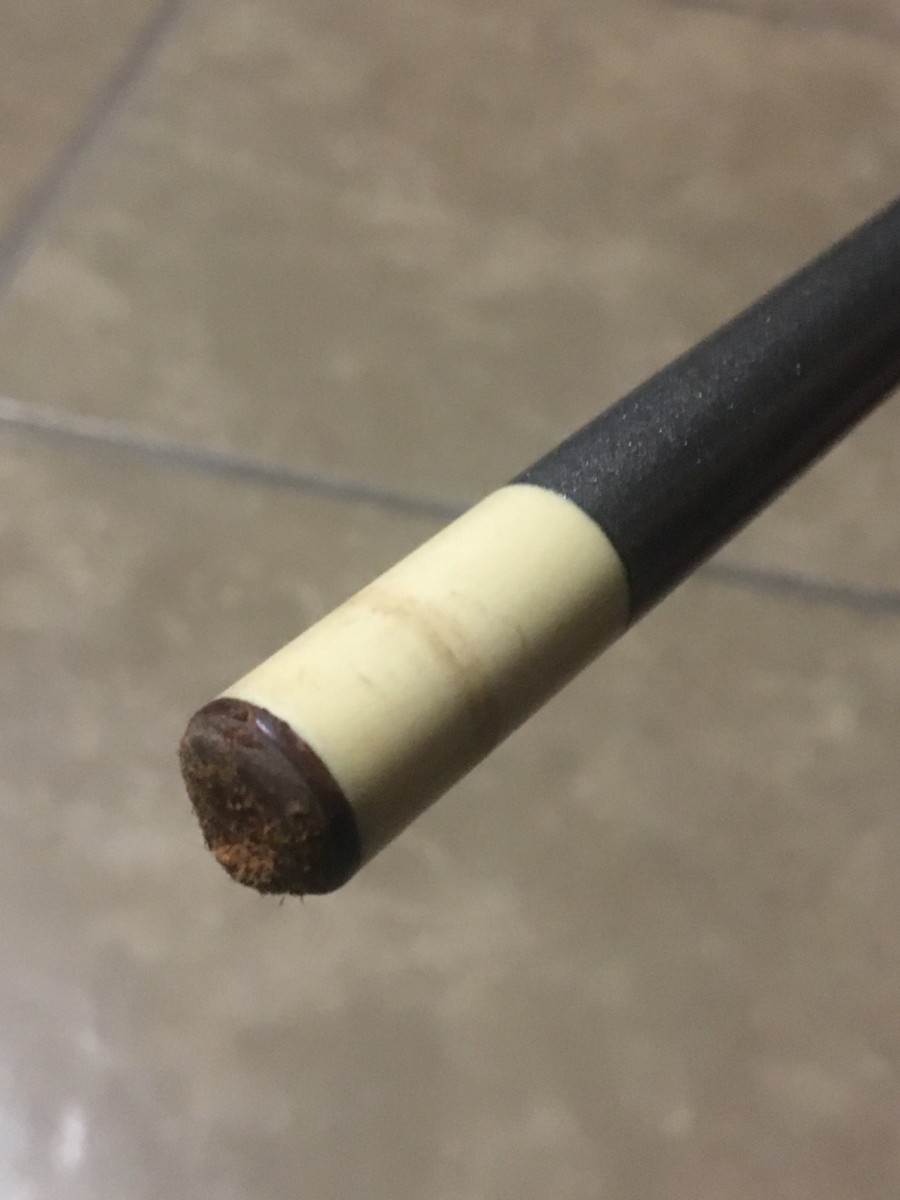 Minnesota Fats The Hustler 58 in 20 Oz 2 Pc Graphite Pool Cue