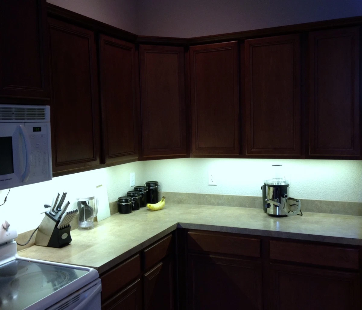 Kitchen Under Cabinet Lighting Kit LED Bar Fixture COOL White LEDs 6W per Ft